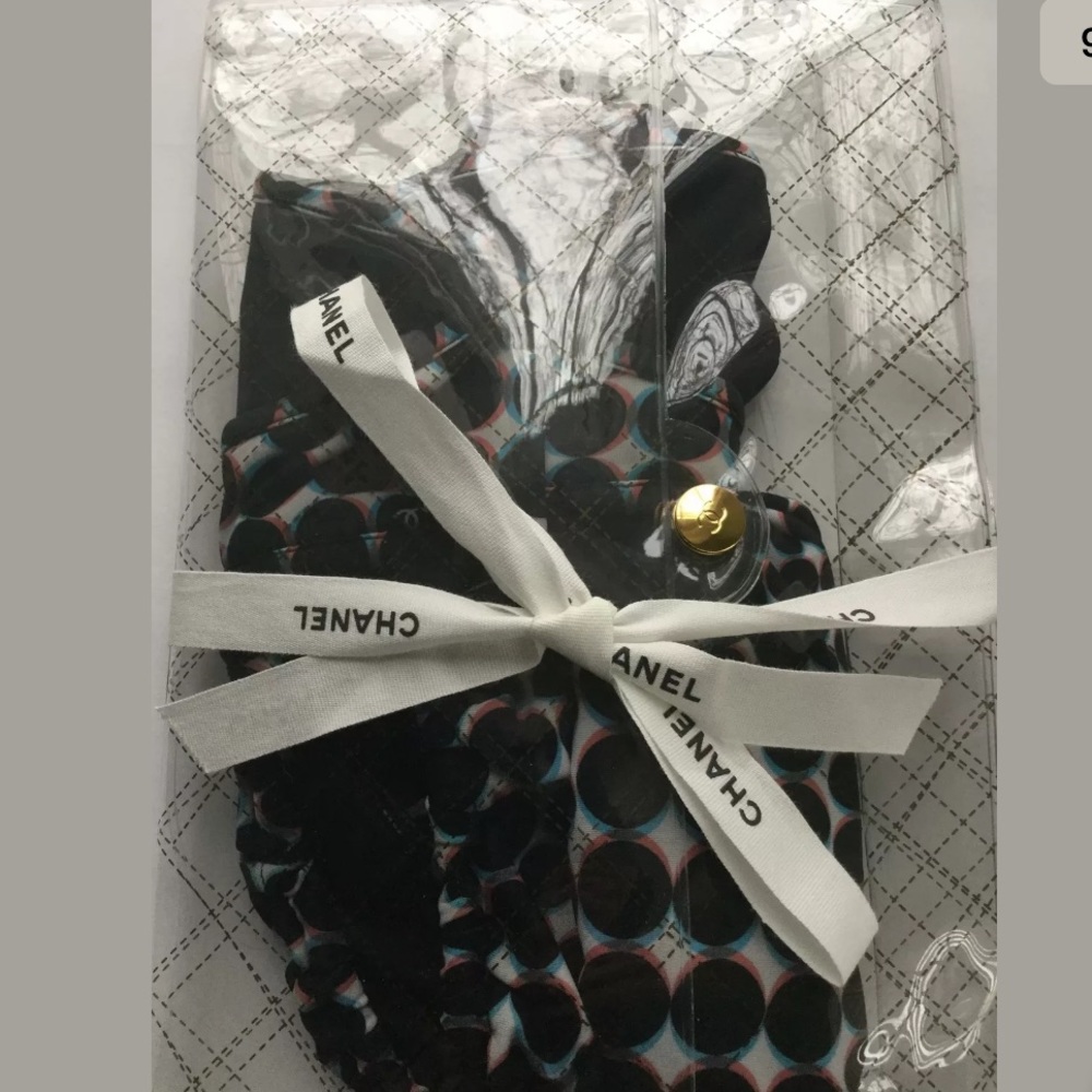 Chanel Bikini Circle Print and CC logo Throughout - Picture 6 of 8